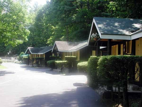 Amber Lantern Efficiency Cottage Lake George Exterior foto